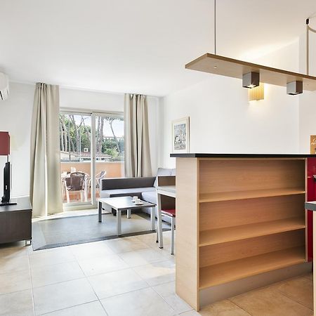 Aparthotel Bardon Castelldefels Esterno foto