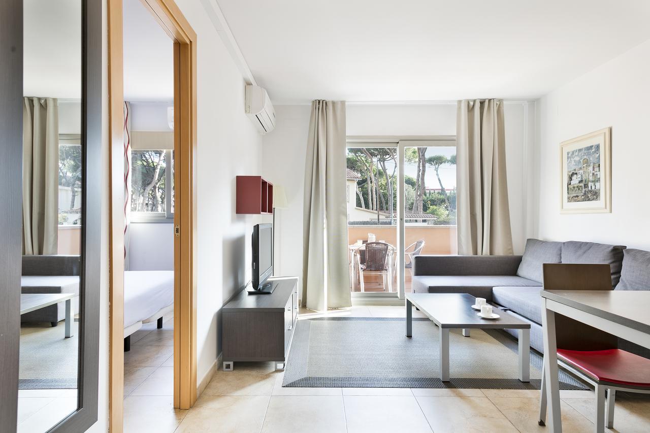 Aparthotel Bardon Castelldefels Esterno foto